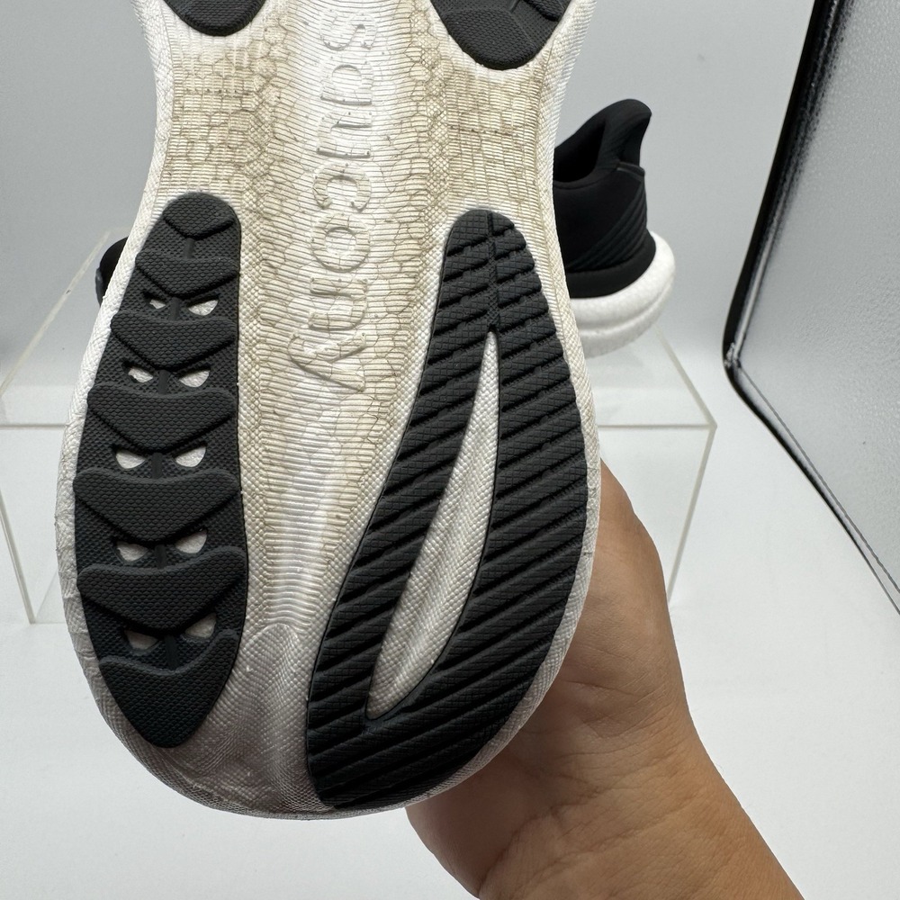 Saucony Triumph 23 Black White Running Shoes S11023-200 Women's Size 10 - Picture 10 of 12